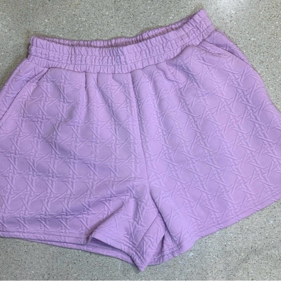 SSYS quilted lilac; sleeveless, collared top; elastic waist short with pockets. - Picture 5 of 6